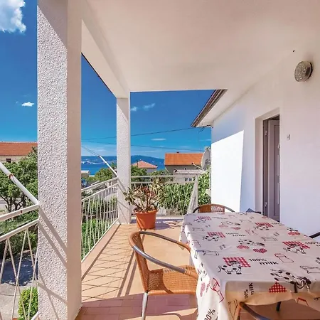 2 Bedroom Stunning In *