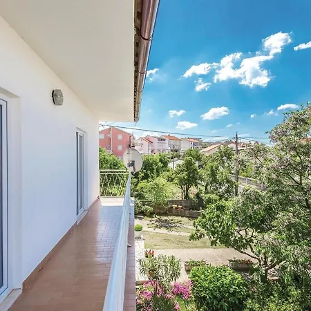 Gorgeous In Appartement Novi Vinodolski